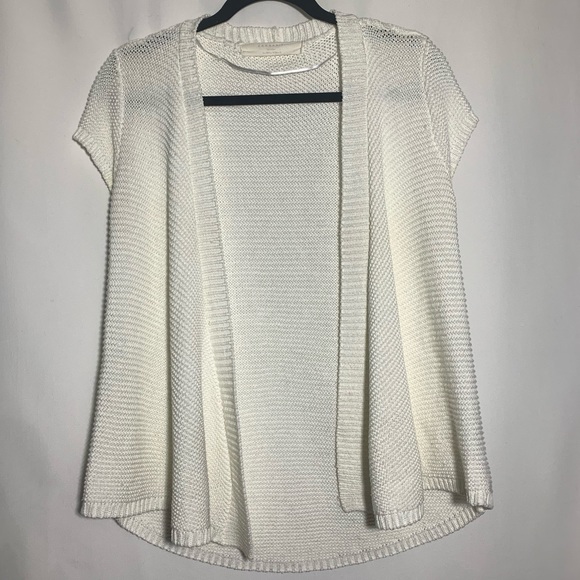 Zara Sweaters - 🌻 ZARA knit short sleeve white cardigan
